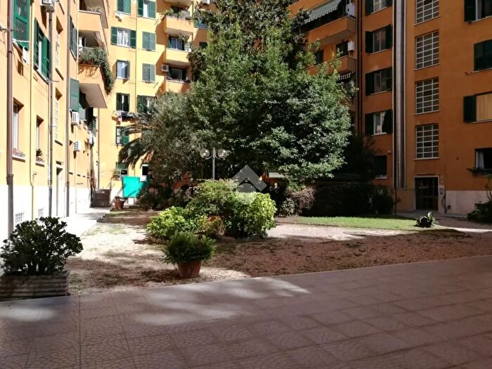 Appartamento bilocale in vendita in Via Taurasia, Roma