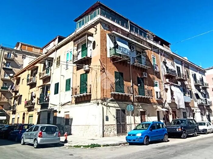 Appartamento quadrilocale in vendita in Via Sebastiano Bagolino, Palermo