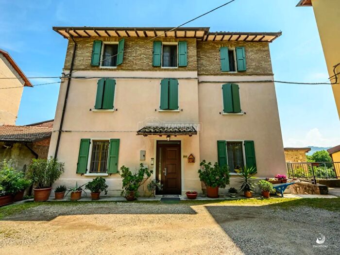 Casa con 5 locali in vendita in Via Frignanese, Vignola
