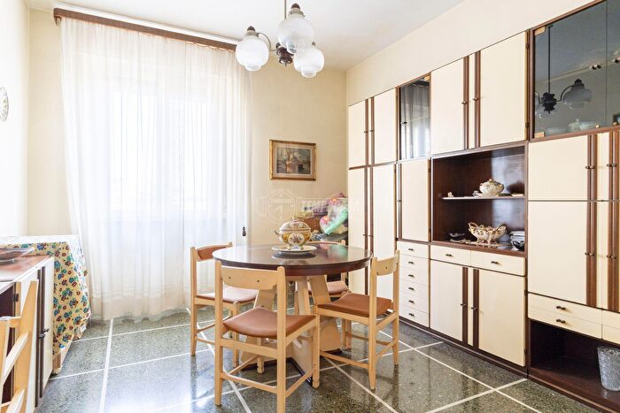 Appartamento quadrilocale in vendita in Viale Goffredo Mameli, Livorno