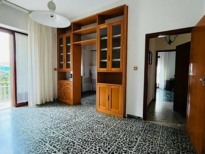 Casa con 5 locali in vendita in Tosco Romagnola, Cascina
