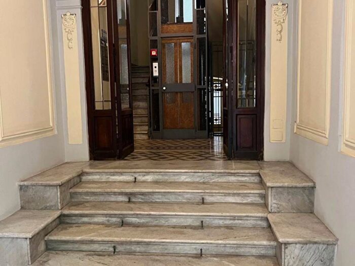 Appartamento trilocale in affitto in Via Valadier, Prati, Roma