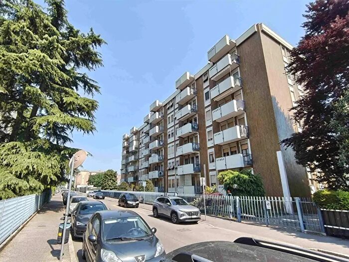 Appartamento con 5 locali in vendita in Via Don Minzoni, Monza