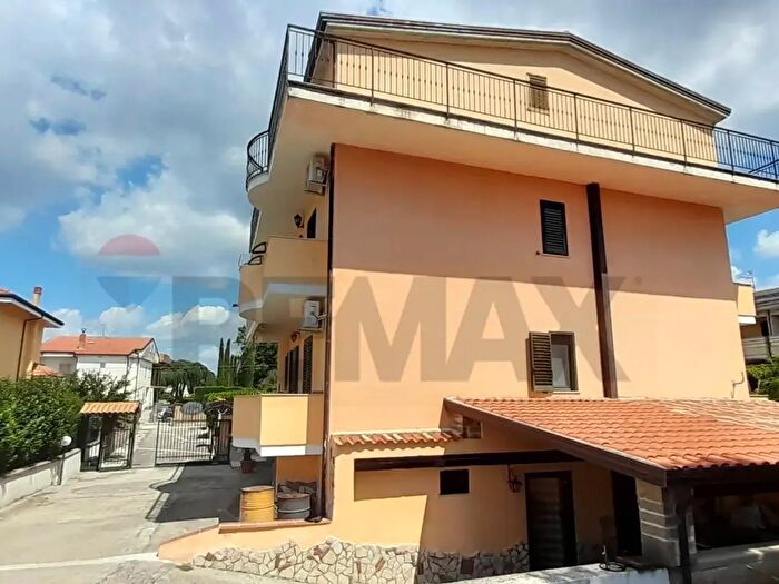 Appartamento con 5 locali in vendita in Amorosi