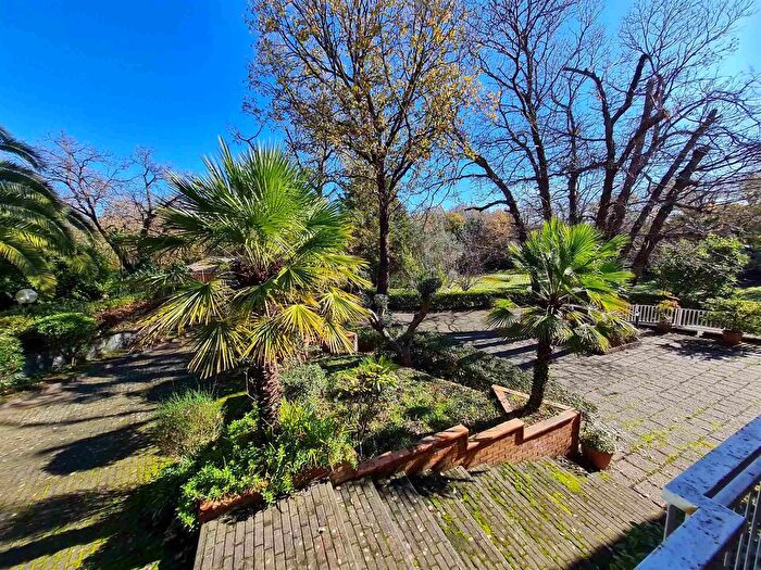 Casa con 19 locali in vendita in Contrada Alboretto, Linguaglossa