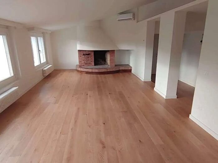Casa con 10 locali in vendita in Via De Paoli, Pordenone