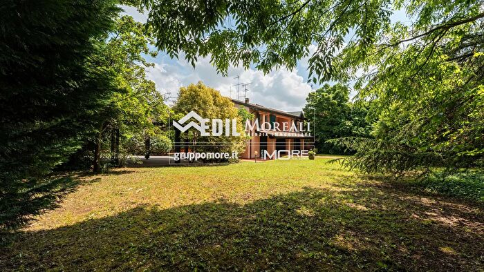 Casa con 9 locali in vendita in Via Castelnuovo Rangone, Castelnuovo Rangone