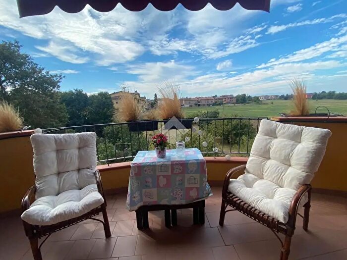 Appartamento quadrilocale in vendita in Via Giambattista Vico, Reggio Emilia