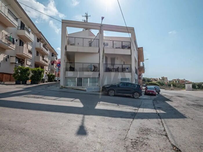 Casa con 7 locali in vendita in Santa Croce Camerina