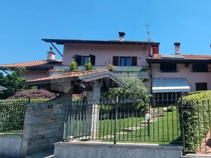 Casa quadrilocale in vendita in Via Cesare Battisti, Mornago