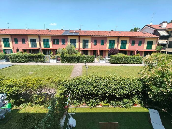 Appartamento quadrilocale in vendita in Via Luigi Settembrini, Cinisello Balsamo