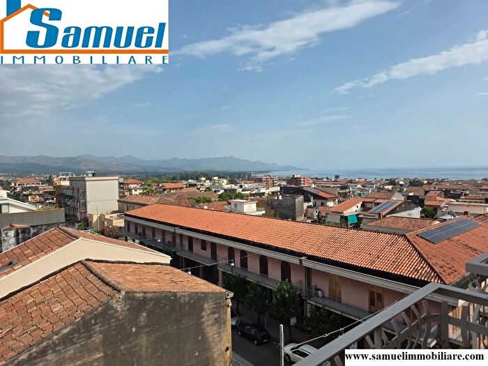 Appartamento con 6 locali in vendita in Via Roma, Riposto