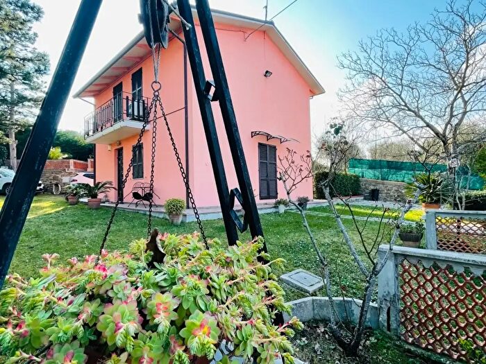 Casa con 7 locali in vendita in Via Battinebbia, San Paolo Di Jesi