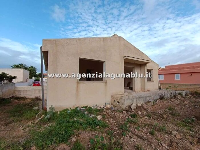 Casa quadrilocale in vendita in Via Trapani, Petrosino