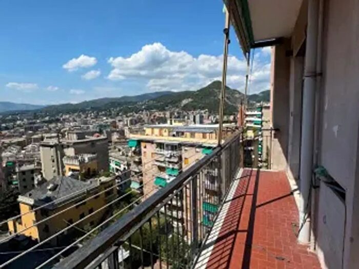 Appartamento quadrilocale in vendita in Via Lodovico Calda, Genova