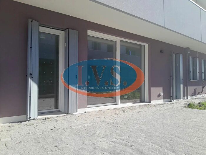 Appartamento trilocale in vendita in Via d Cattaneo N, Montegalda
