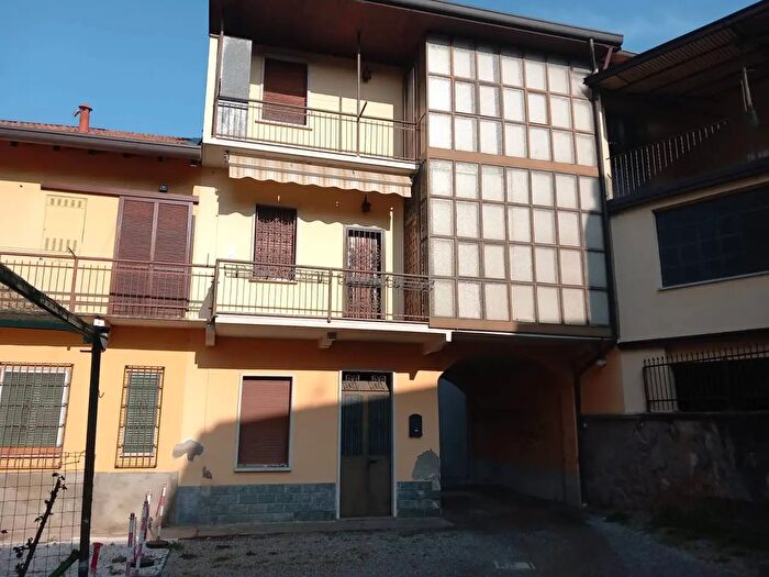 Case in Vendita e in Affitto - 2