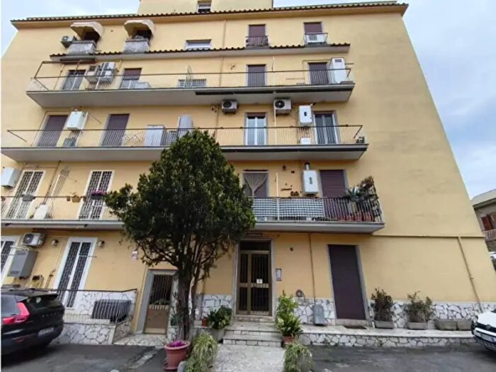 Appartamento trilocale in vendita in Via del Fringuello, Roma