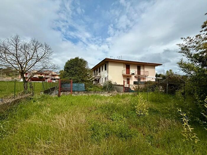 Appartamento trilocale in vendita in Via SantAntonio, Capodimonte