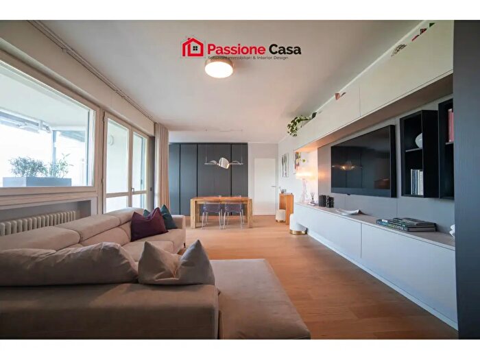 Appartamento trilocale in vendita in Parma