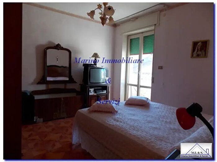 Appartamento con 6 locali in vendita in Via Regina Elena, Pignataro Maggiore