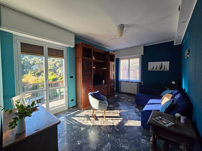 Appartamento trilocale in affitto in Largo Aldo Pastorino, Centro, Noli