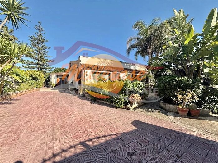 Casa quadrilocale in vendita in Via del Luccio, Siracusa