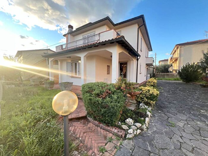 Casa con 6 locali in affitto in Via Alcide de Gasperi, Pian Di Scò, Castelfranco Piandisco