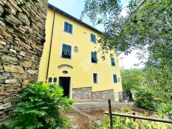 Casa con 5 locali in vendita in Via Vivarelli, Andora
