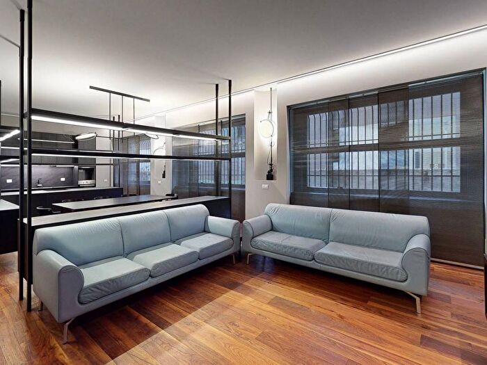 Appartamento trilocale in affitto in Via Joe Colombo, Porta Nuova, Milano