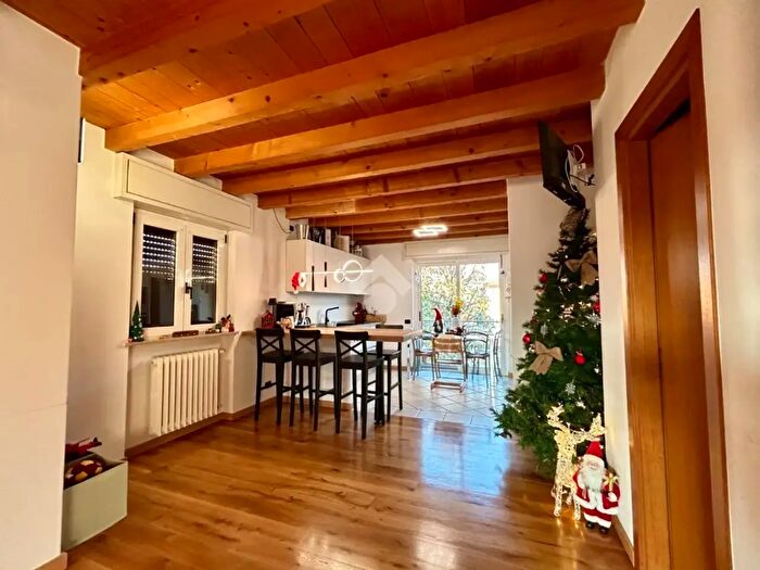 Casa trilocale in vendita in Via Tevere, Gorle