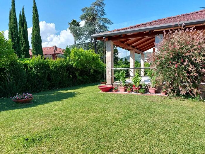Casa con 5 locali in vendita in Pontecagnano Faiano