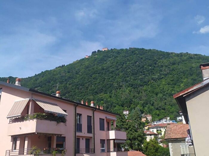 Appartamento bilocale in affitto in Valduce Crispi, Como