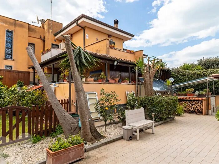 Casa con 5 locali in vendita in Viale Viareggio, Fiumicino