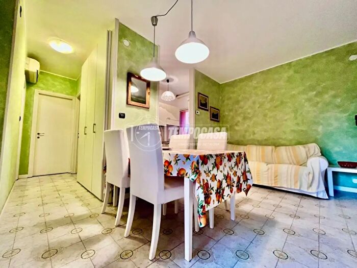 Appartamento trilocale in vendita in Peschiera Del Garda