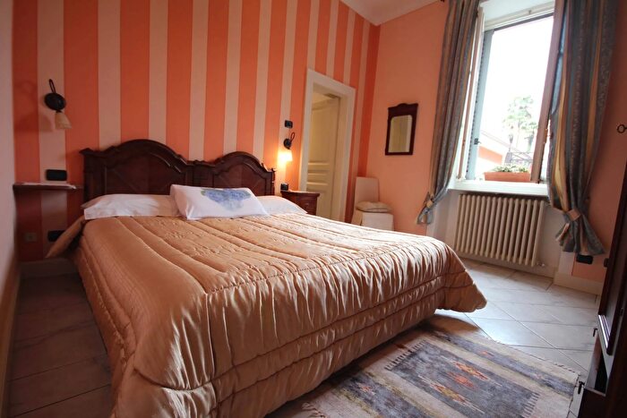 Casa con 15 locali in vendita in Cannobio