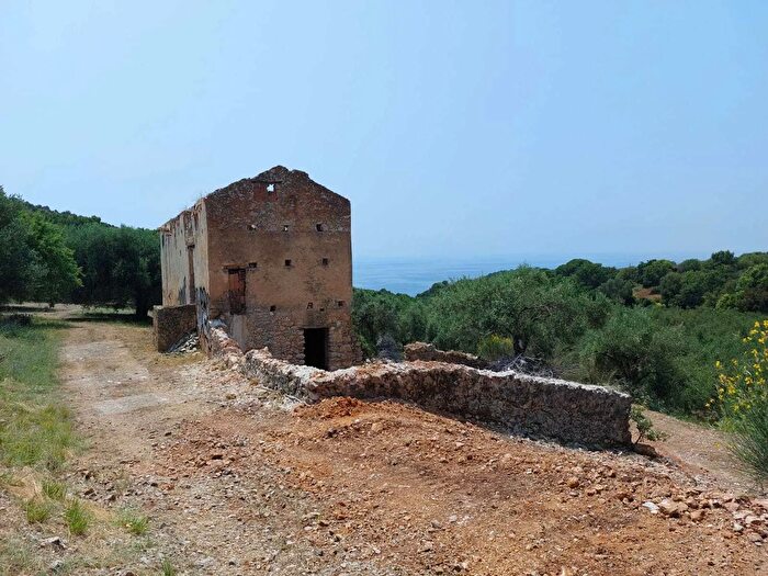 Casa con 15 locali in vendita in Sentiero degli Infreschi, Camerota