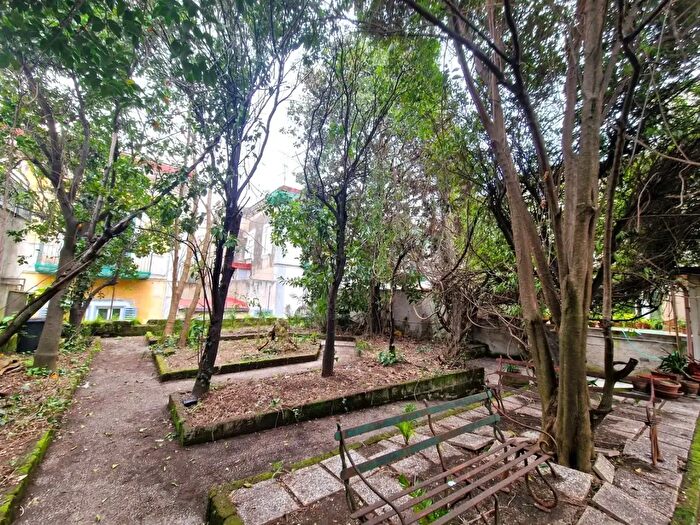 Appartamento con 6 locali in vendita in Vico Paradiso alla Salute, Napoli