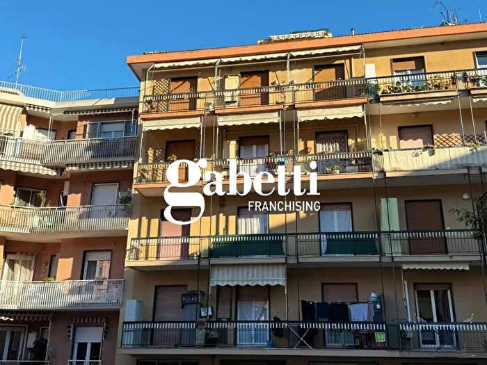 Appartamento con 5 locali in vendita in Via Santa Lucia, Imperia