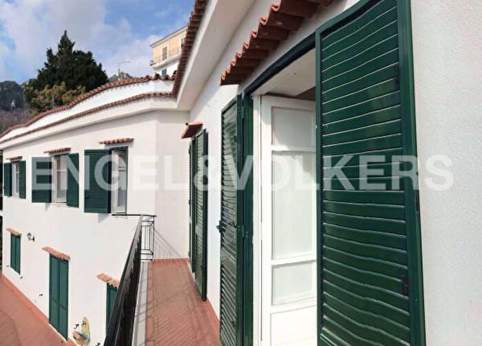 Appartamento quadrilocale in vendita in Via Capodimuro, Vietri Sul Mare