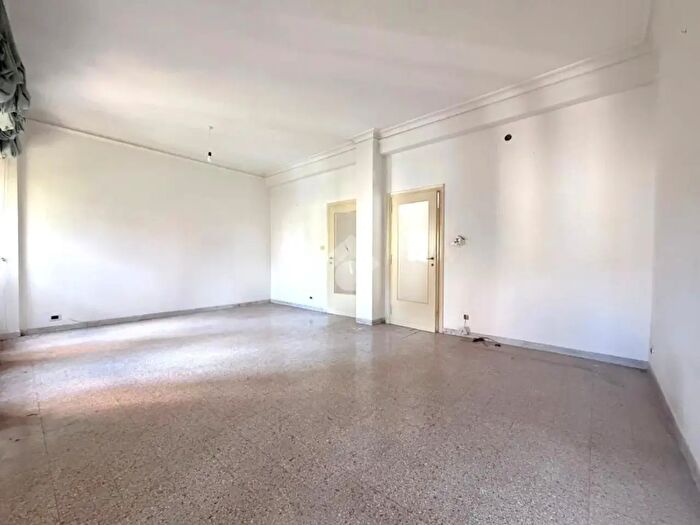 Appartamento con 5 locali in vendita in Via del Casale Giuliani, Roma