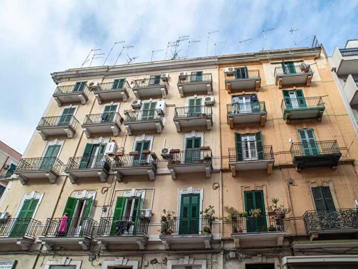 Appartamento trilocale in affitto in Via Monfalcone, Borgo, Taranto