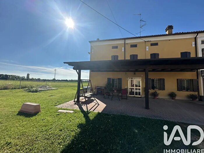 Casa quadrilocale in vendita in Via Corriera, Concordia Sulla Secchia