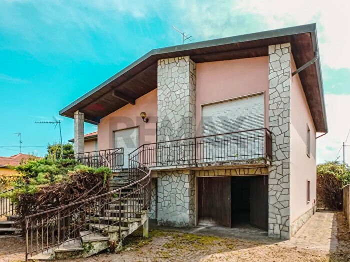 Casa trilocale in vendita in Via Quintino Sella, Busto Arsizio