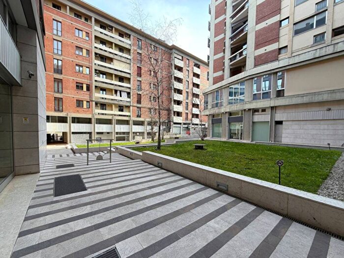 Appartamento bilocale in affitto in Piazza Renato Simoni, Valverde, Verona