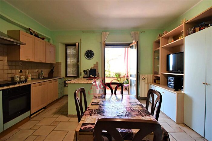 Appartamento con 7 locali in vendita in Via Castellarso Ete a, Belmonte Piceno