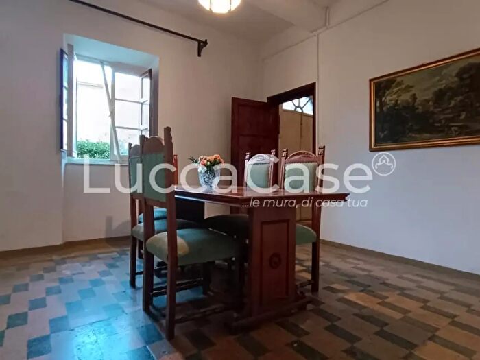 Casa con 6 locali in vendita in Massarosa