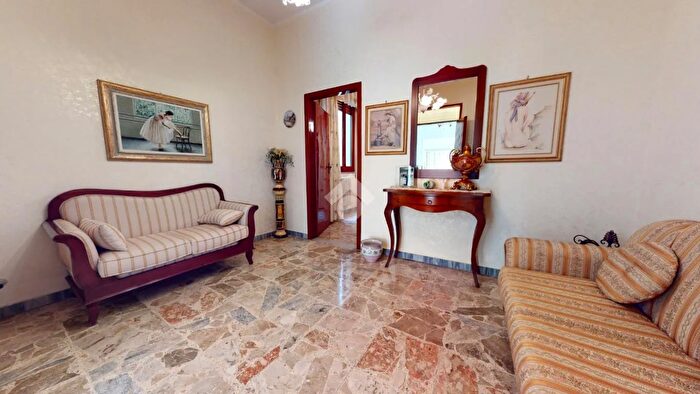 Casa quadrilocale in vendita in Via Ciro Menotti, Francavilla Fontana