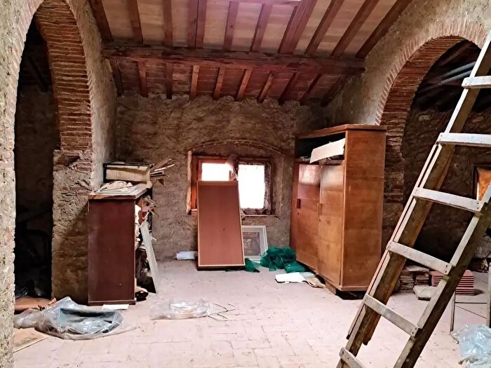 Appartamento con 6 locali in vendita in Buti