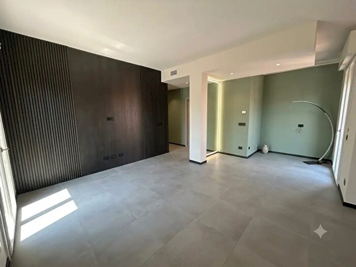 Appartamento trilocale in vendita in Via Carpesano, Parma